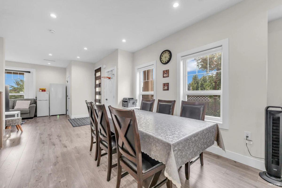Breakfast Nook Photo of 311 Nelson Street, Coquitlam, BC