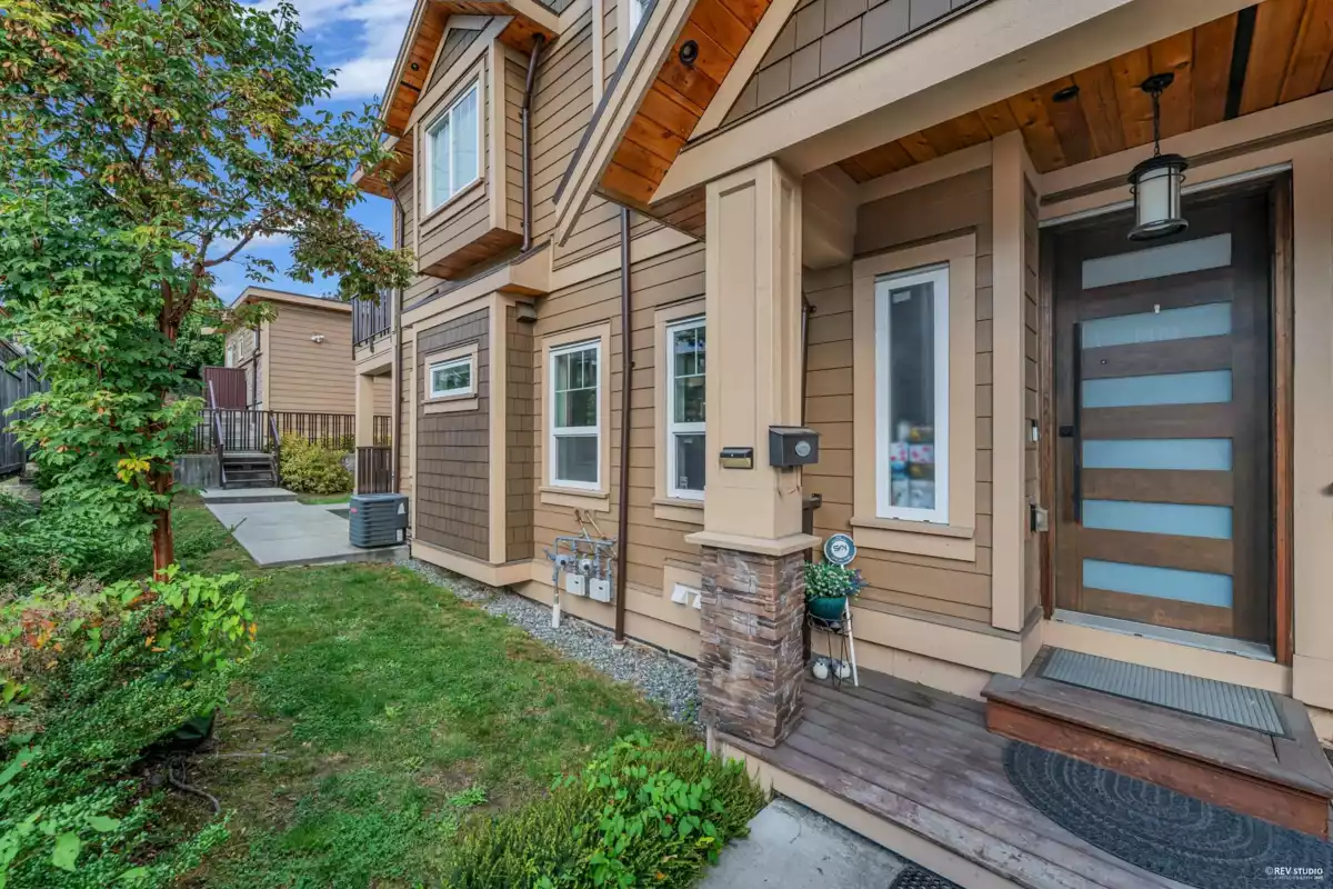 Front Yard Photo of 311 Nelson Street, Coquitlam, BC