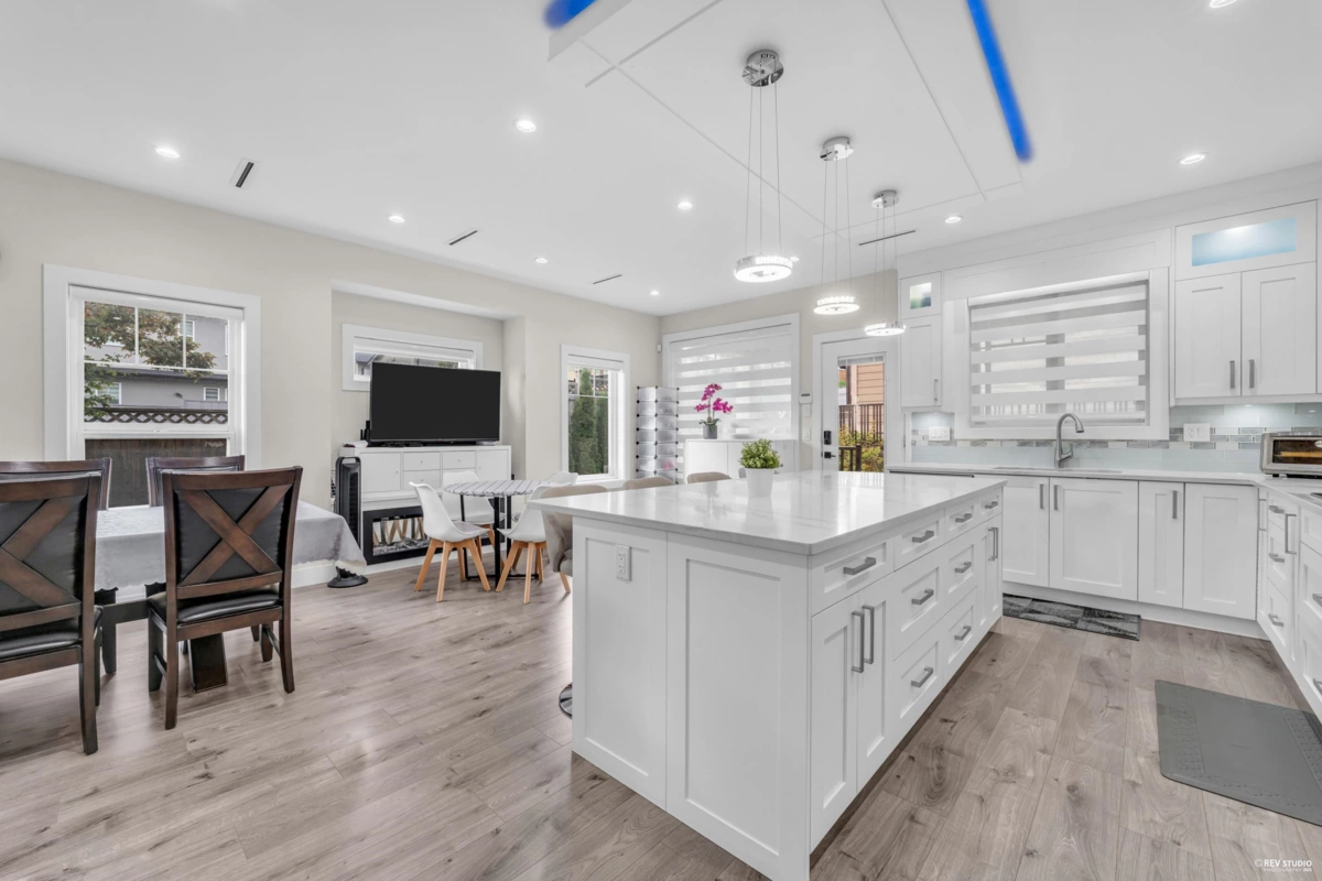 Kitchen Island Photo of 311 Nelson Street, Coquitlam, BC