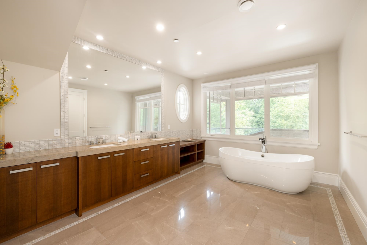 Basement Recreation Room Photo of 920 Pyrford Road, West Vancouver, BC