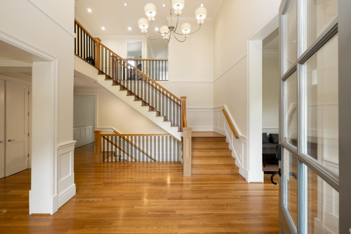 Kitchen Island Photo of 920 Pyrford Road, West Vancouver, BC
