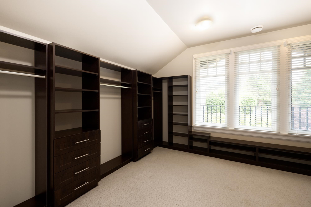 Laundry Room Photo of 920 Pyrford Road, West Vancouver, BC