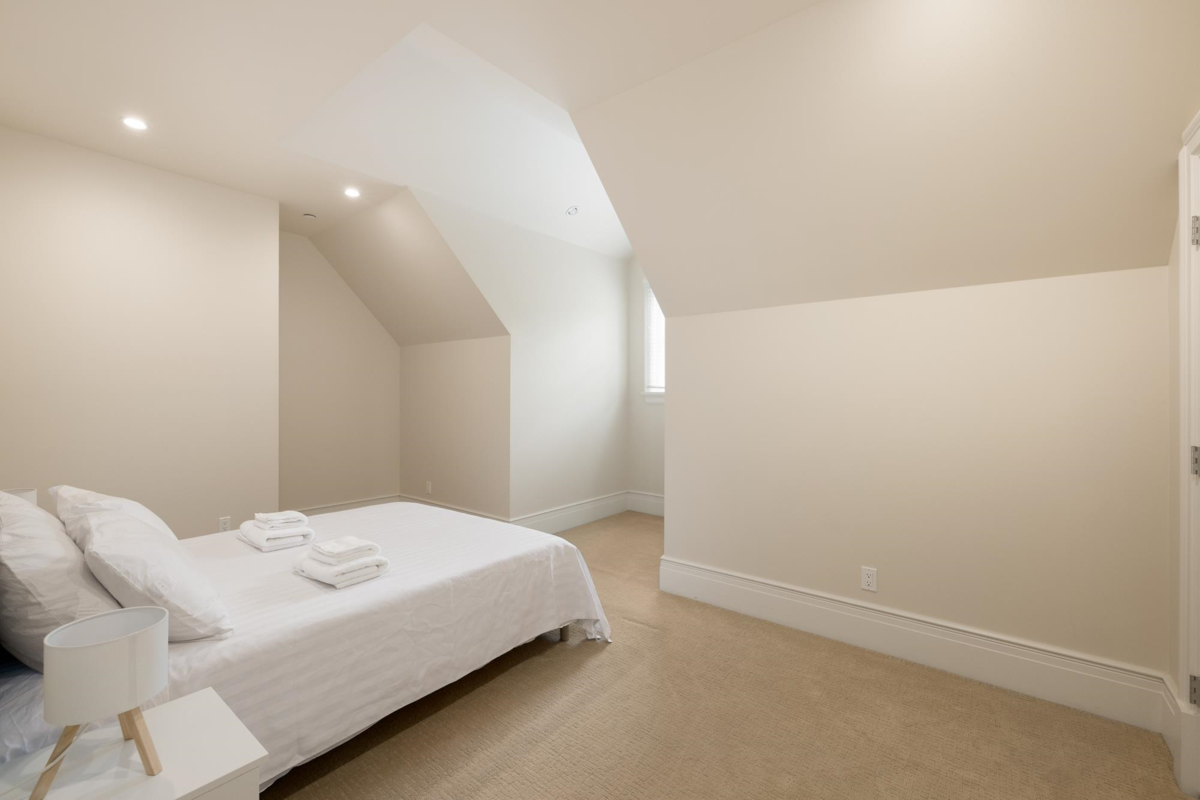 Mudroom Photo of 920 Pyrford Road, West Vancouver, BC