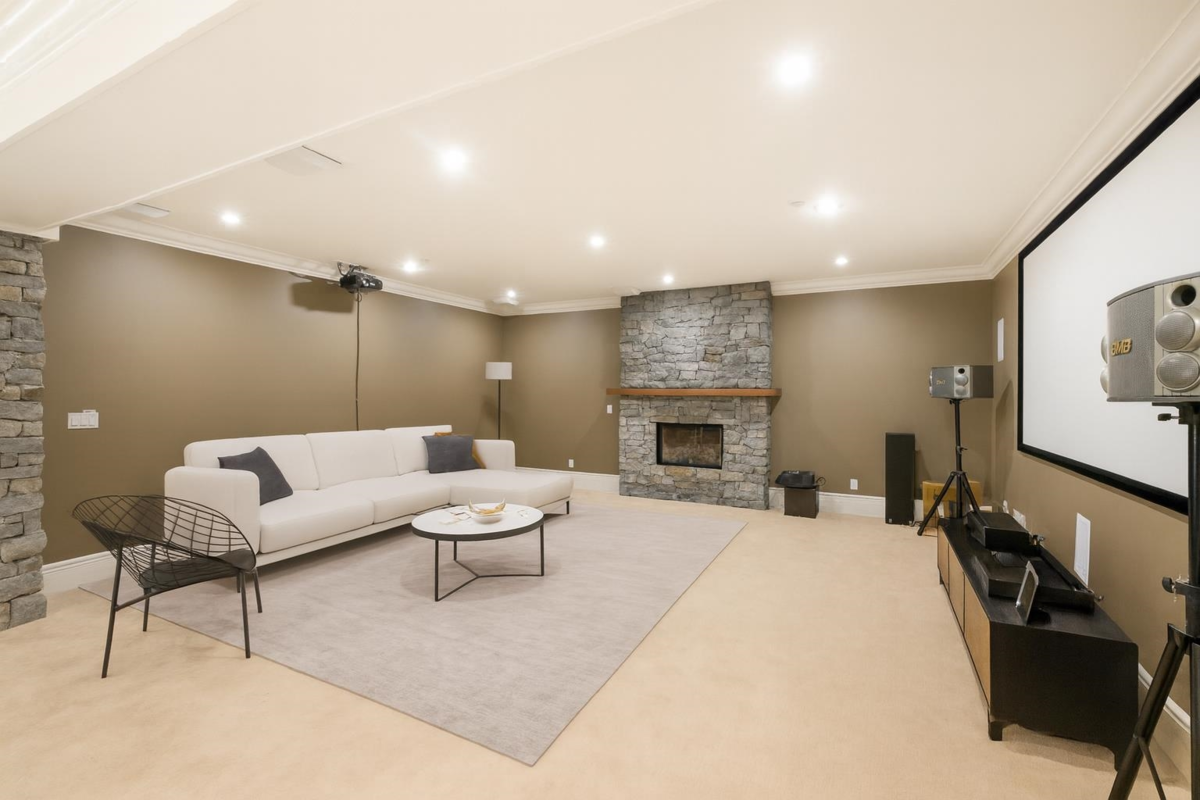 Outdoor Deck Photo of 920 Pyrford Road, West Vancouver, BC