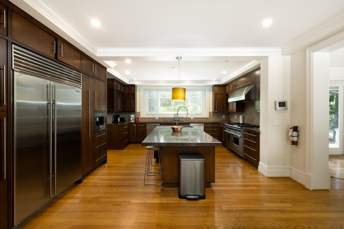Primary Bathroom Photo of 920 Pyrford Road, West Vancouver, BC