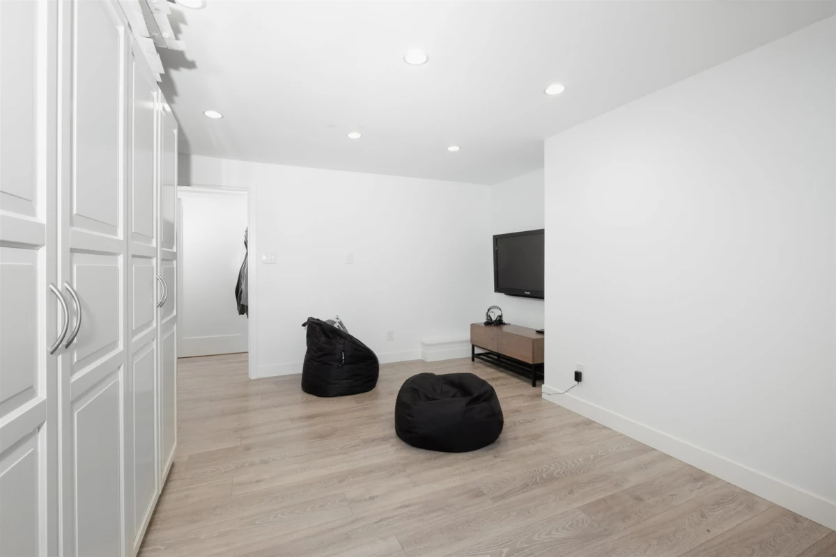Basement Recreation Room Photo of 1095 W Keith Road, North Vancouver, BC