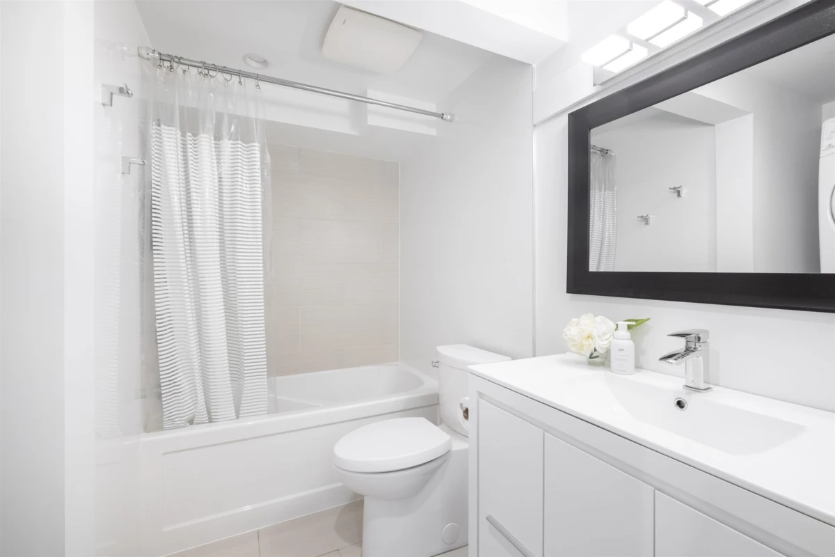 Mudroom Photo of 1095 W Keith Road, North Vancouver, BC