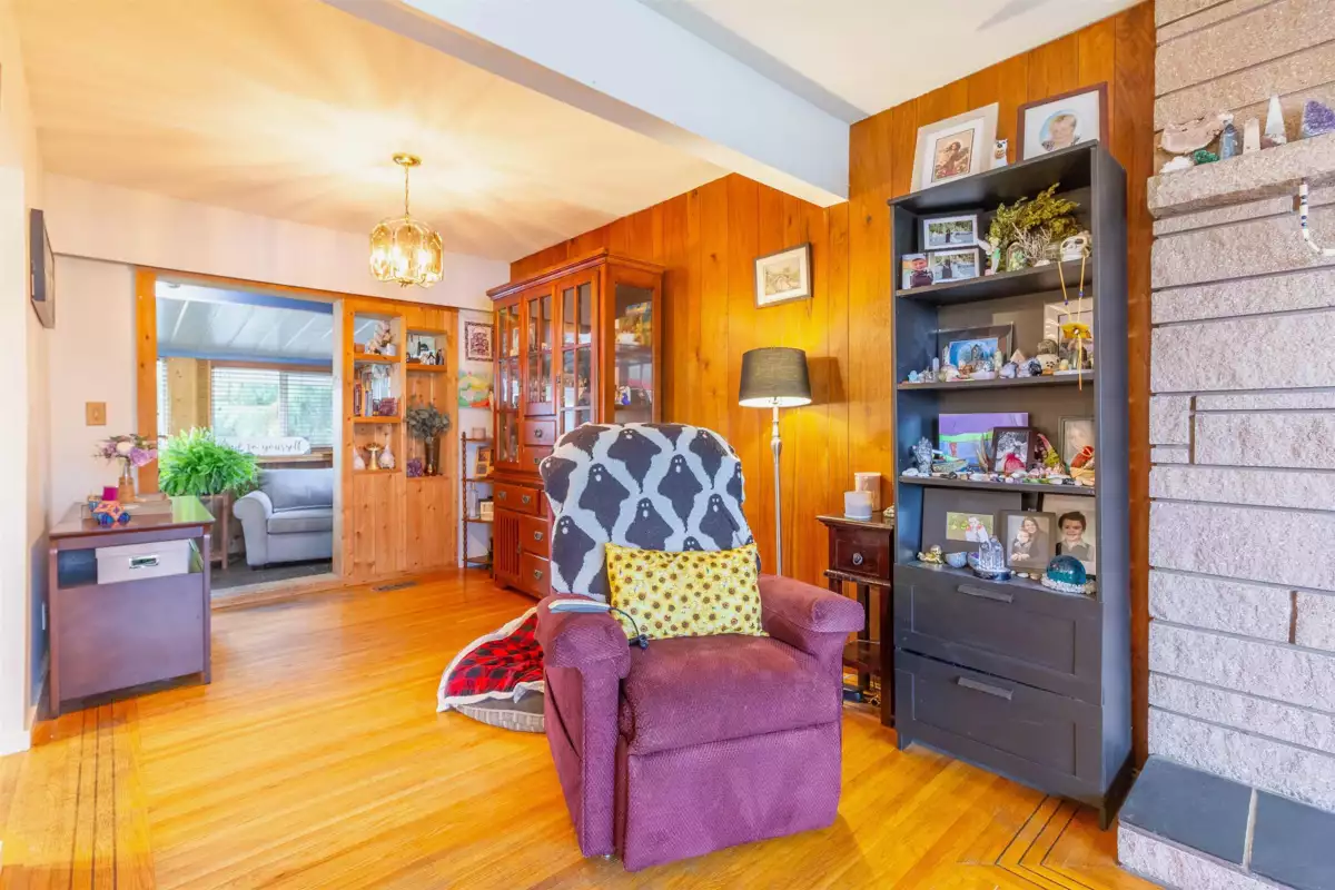 Dining Area Photo of 406 Schoolhouse Street, Coquitlam, BC
