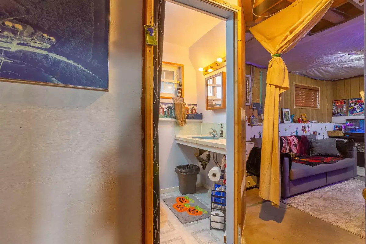 Office / Den Photo of 406 Schoolhouse Street, Coquitlam, BC