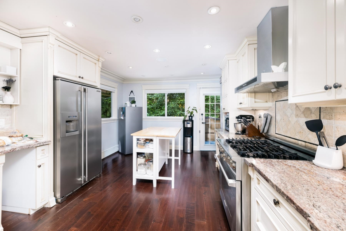 Dining Area Photo of 13788 32 Avenue, Surrey, BC