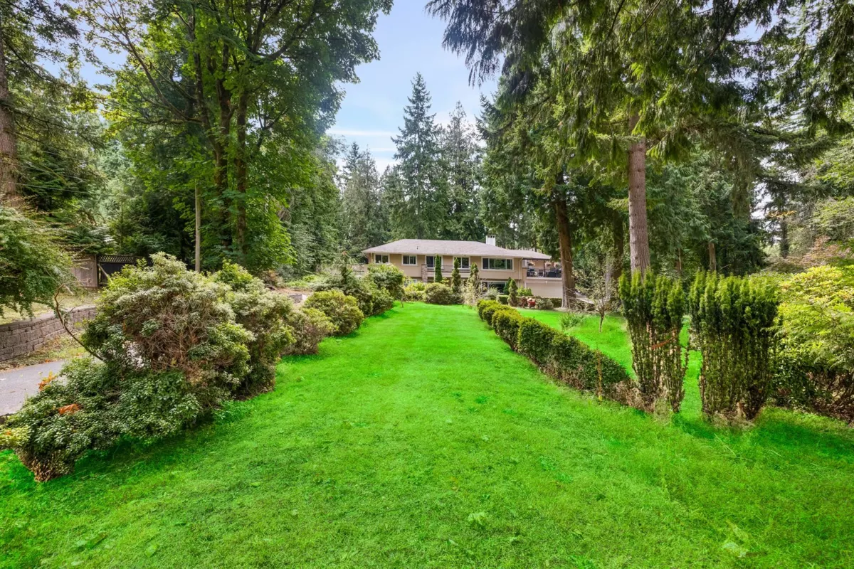 Entry Foyer Photo of 13788 32 Avenue, Surrey, BC