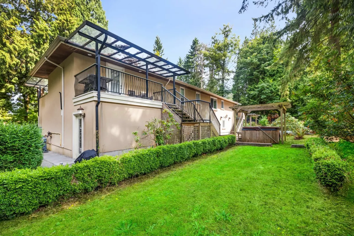 Mudroom Photo of 13788 32 Avenue, Surrey, BC