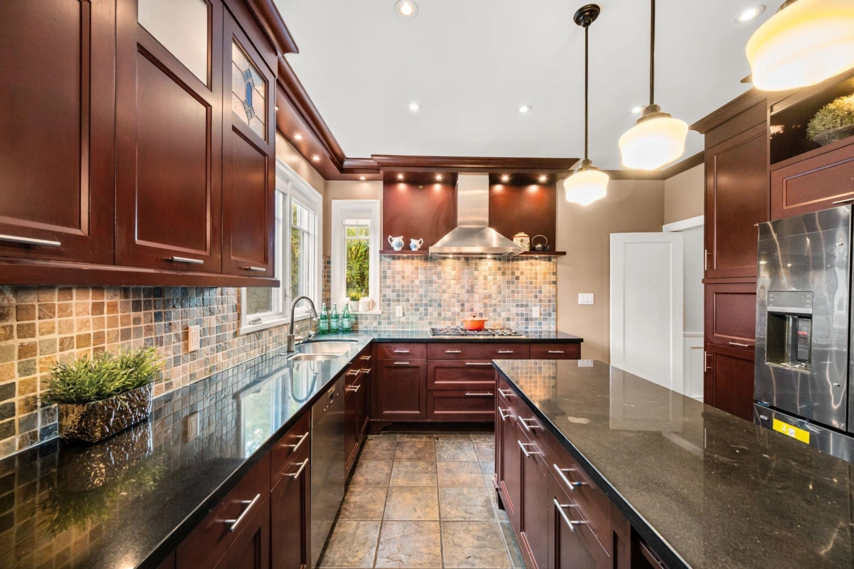 Primary Bathroom Photo of 6050 Athlone Street, Vancouver, BC