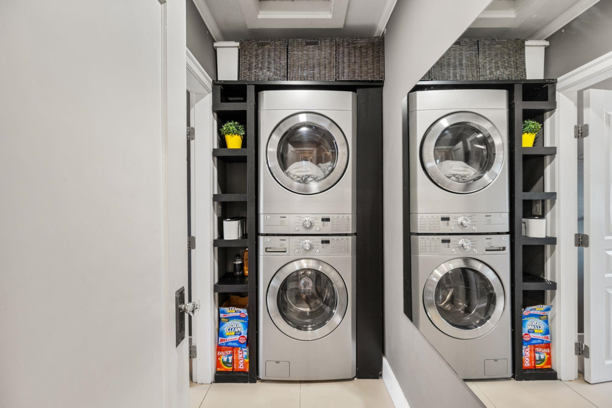 Staircase Photo of 6050 Athlone Street, Vancouver, BC