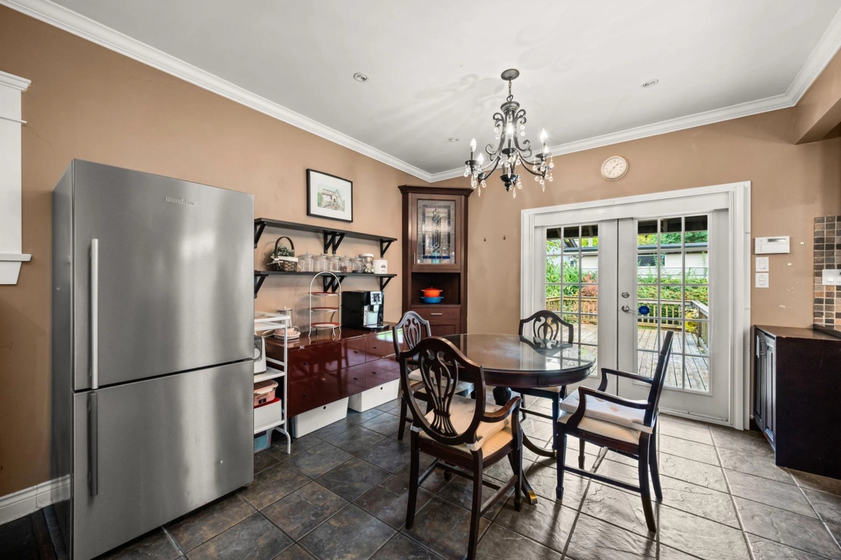 Walk-In Closet Photo of 6050 Athlone Street, Vancouver, BC