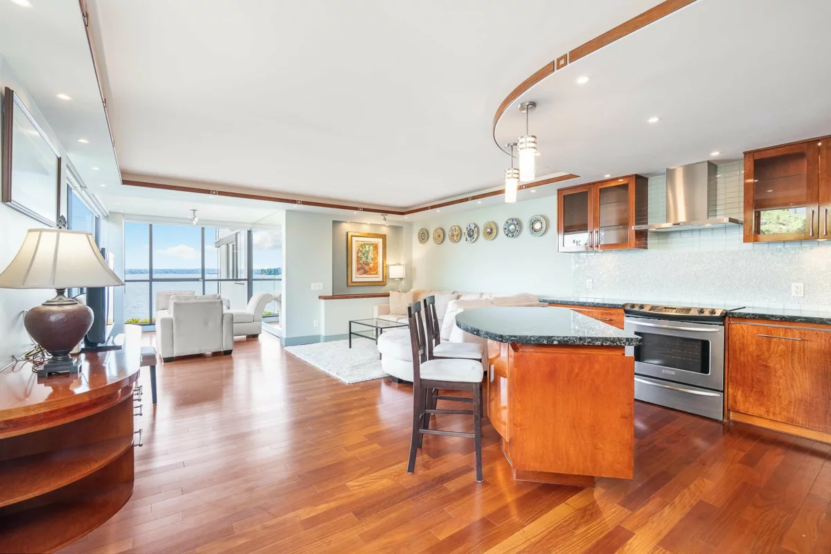 Dining Area Photo of 103 2108 Argyle Avenue, West Vancouver, BC