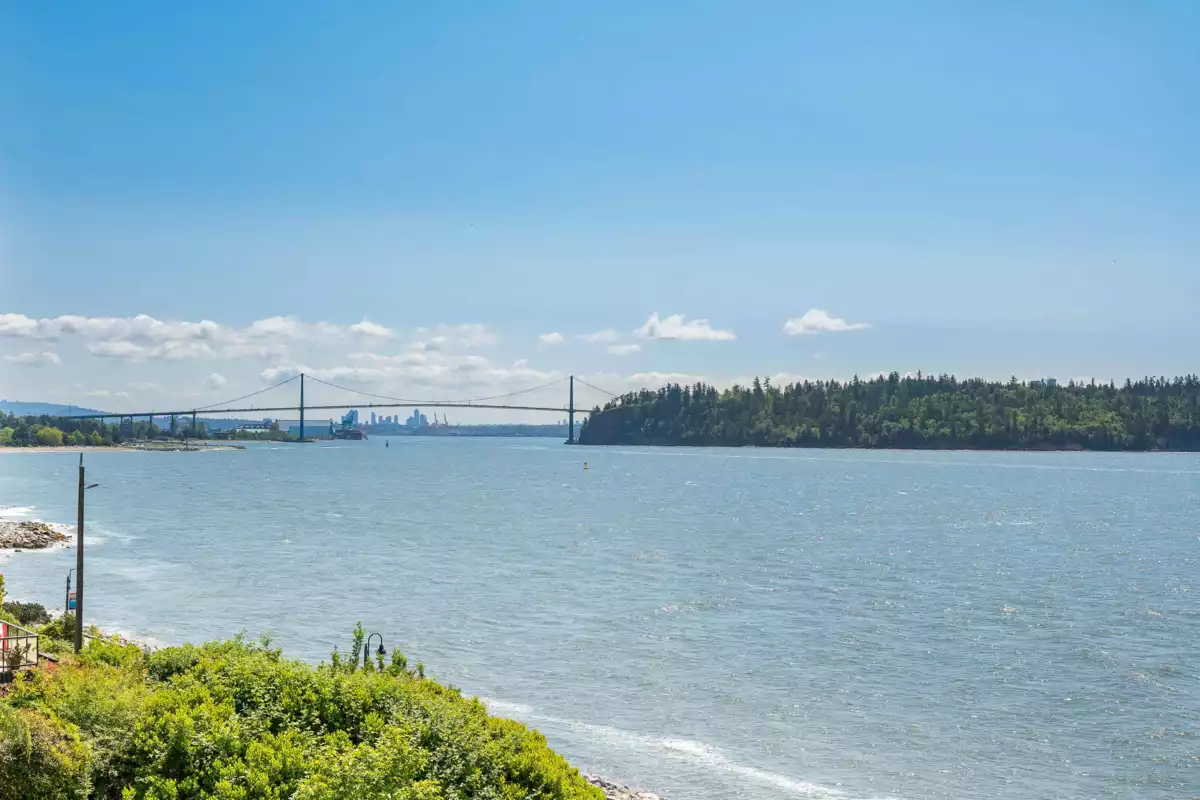 Exterior Front Photo of 103 2108 Argyle Avenue, West Vancouver, BC