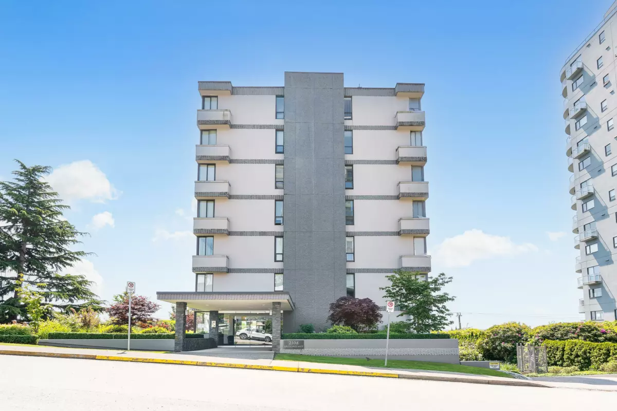 Family Room Photo of 103 2108 Argyle Avenue, West Vancouver, BC