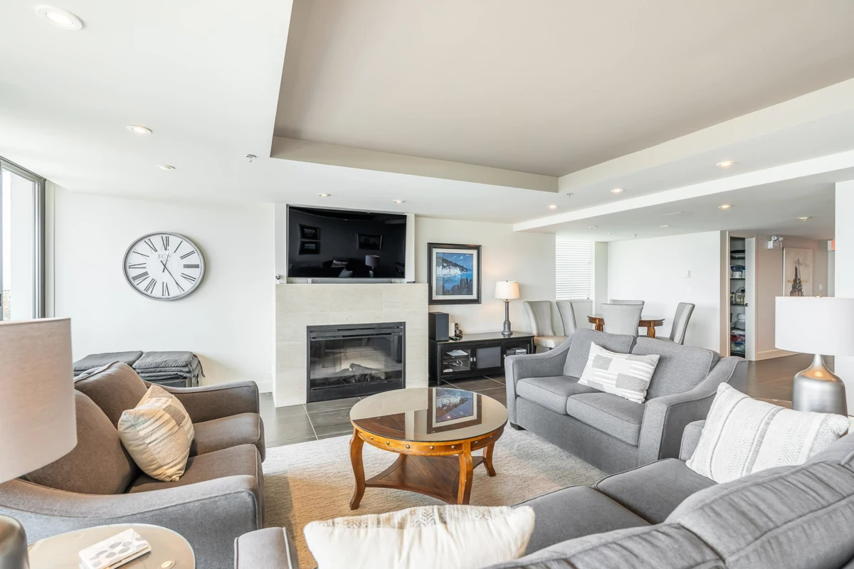 Office / Den Photo of 103 2108 Argyle Avenue, West Vancouver, BC