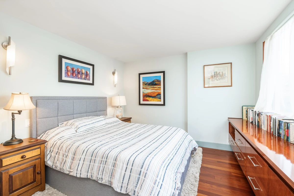 Walk-In Closet Photo of 103 2108 Argyle Avenue, West Vancouver, BC