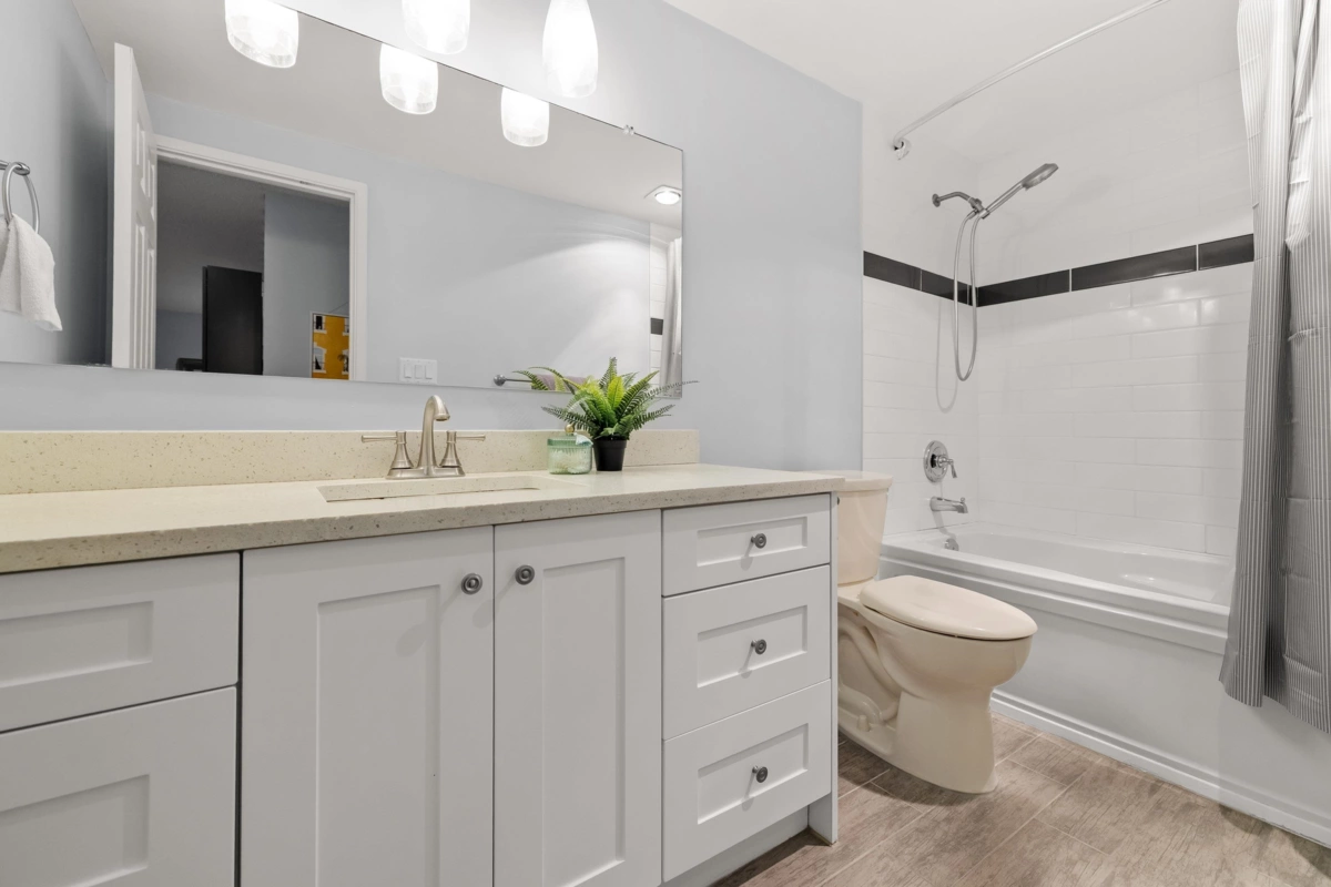 Basement Recreation Room Photo of 206 15010 Roper Avenue, White Rock, BC