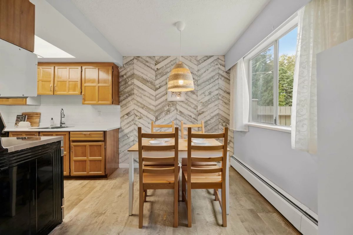 Breakfast Nook Photo of 206 15010 Roper Avenue, White Rock, BC