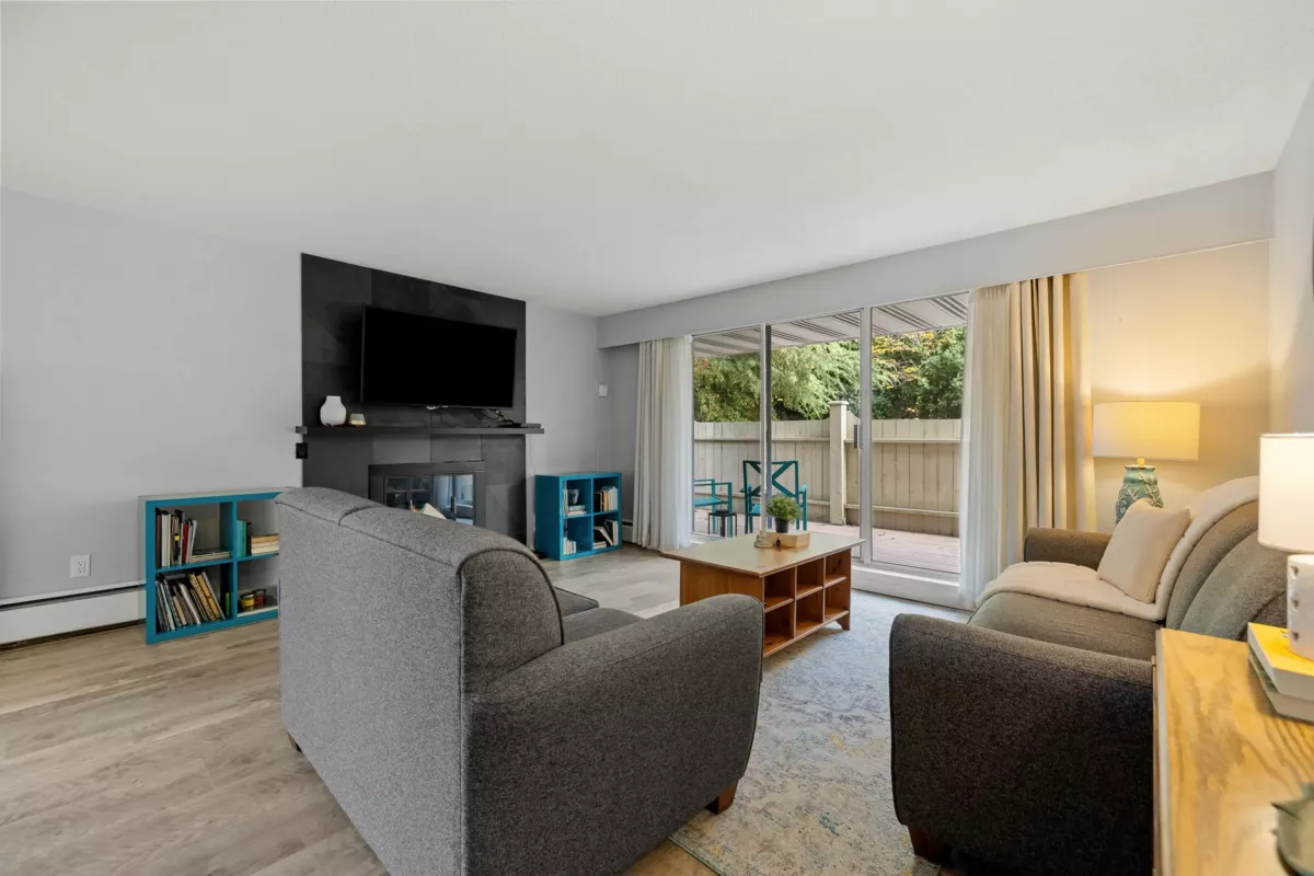 Dining Area Photo of 206 15010 Roper Avenue, White Rock, BC