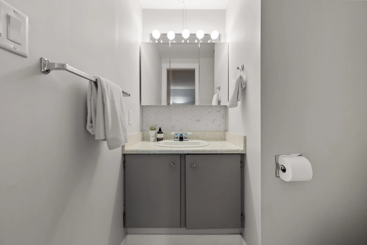 Guest Bathroom Photo of 206 15010 Roper Avenue, White Rock, BC