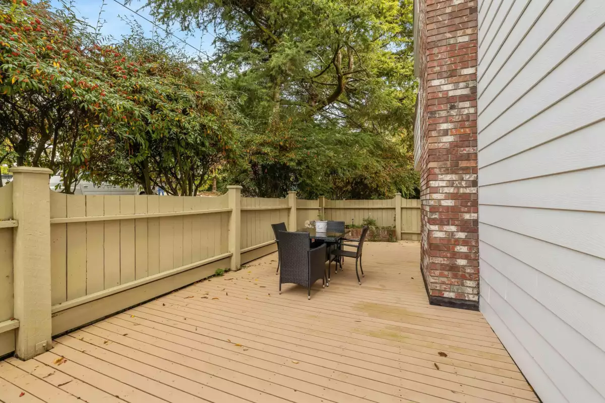 Hallway Photo of 206 15010 Roper Avenue, White Rock, BC
