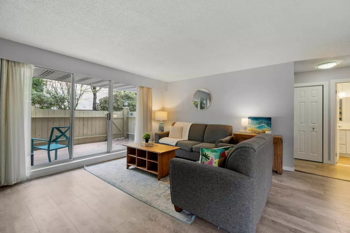 Living Room Photo of 206 15010 Roper Avenue, White Rock, BC