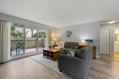 206 15010 Roper Avenue, White Rock, BC, White Rock — Apartment/Condo for sale