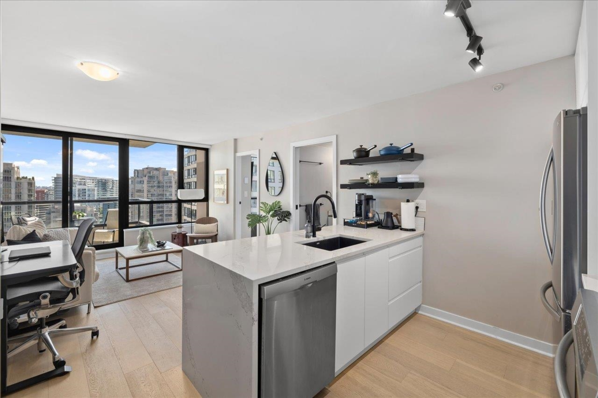 Breakfast Nook Photo of 2308 928 Homer Street, Vancouver, BC