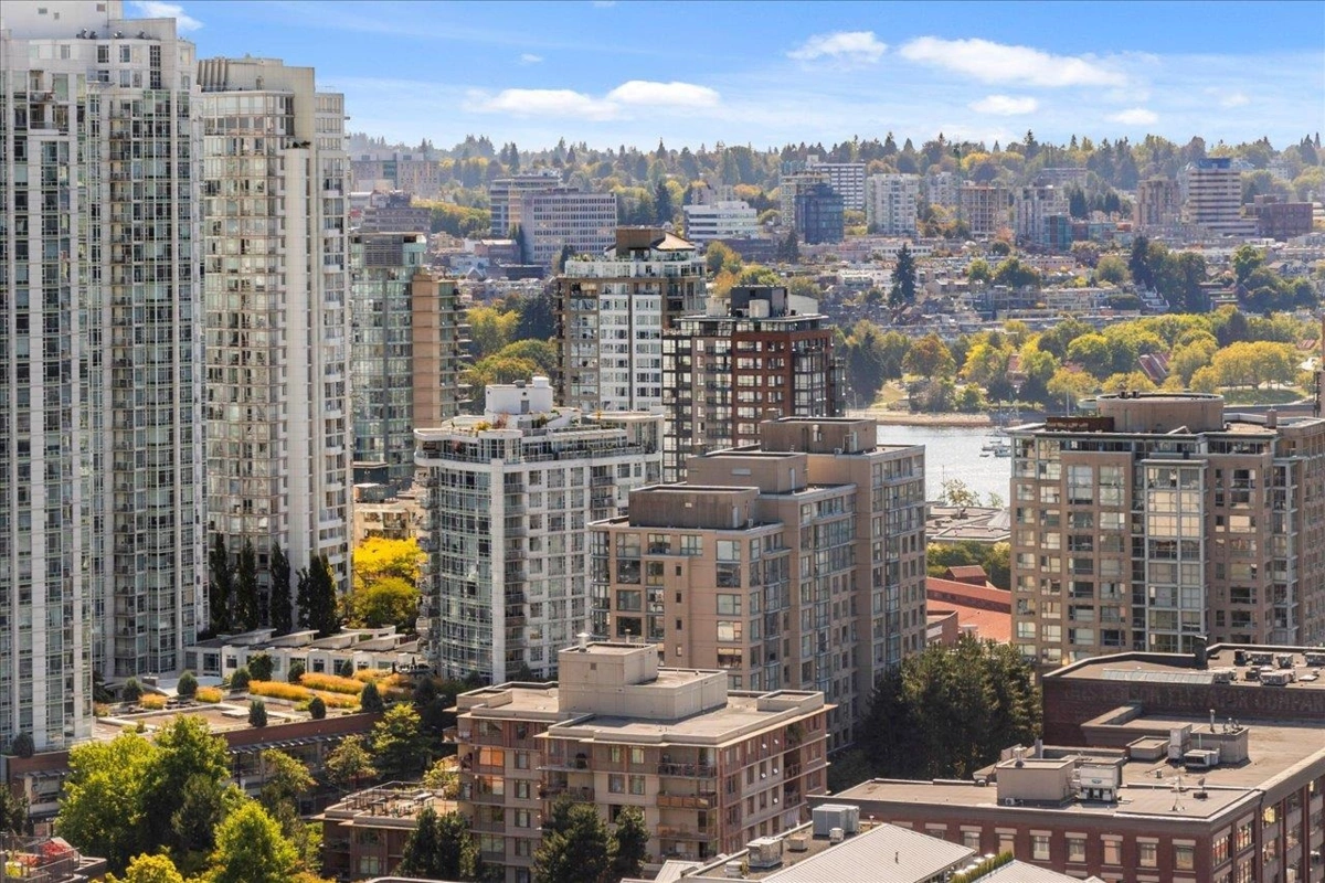 Guest Bathroom Photo of 2308 928 Homer Street, Vancouver, BC