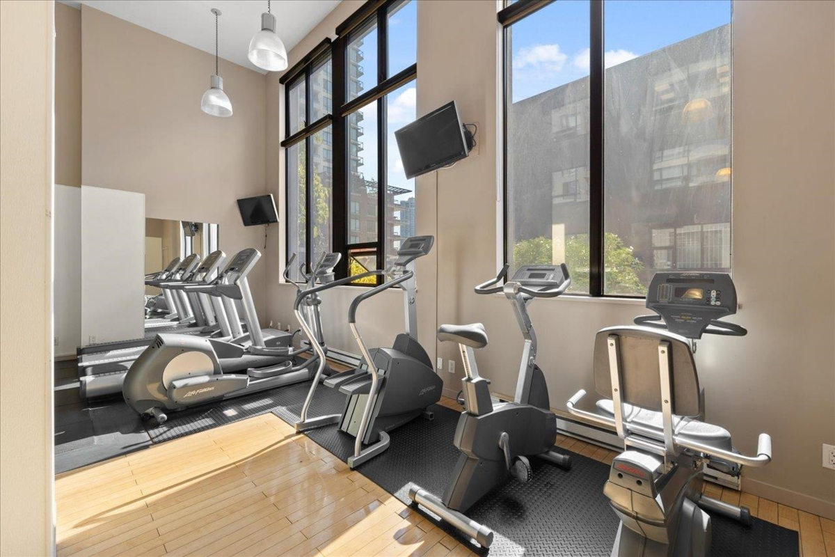 Mudroom Photo of 2308 928 Homer Street, Vancouver, BC