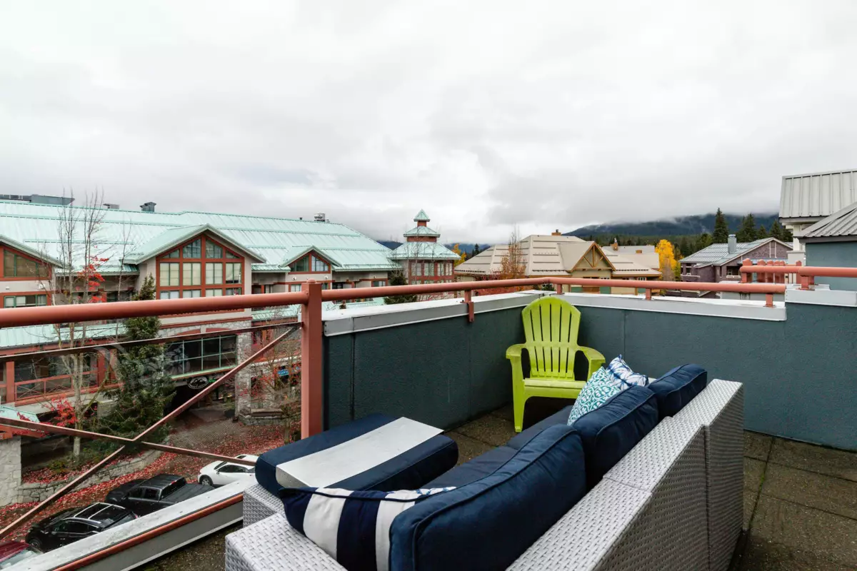 Kitchen Island Photo of 419 4369 Main Street, Whistler, BC