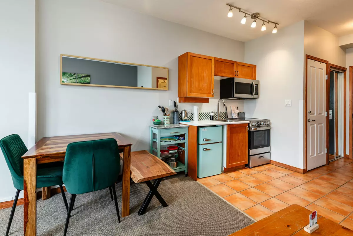 Walk-In Closet Photo of 419 4369 Main Street, Whistler, BC