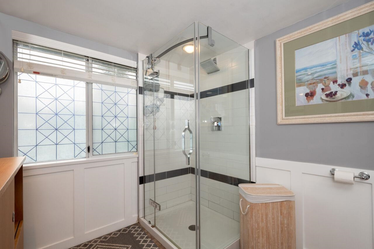 Entry Foyer Photo of 829 Roche Point Drive, North Vancouver, BC