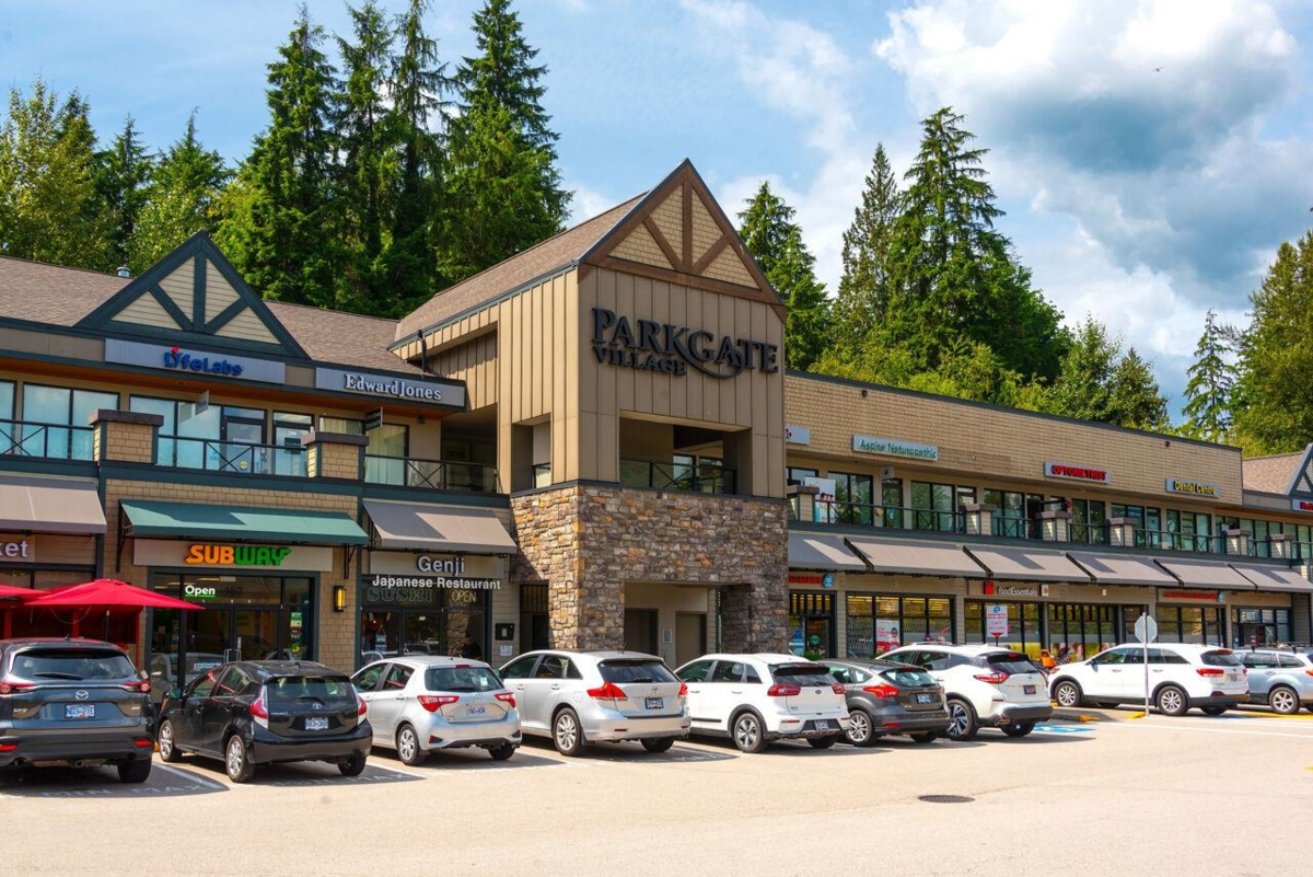 Swimming Pool Photo of 829 Roche Point Drive, North Vancouver, BC