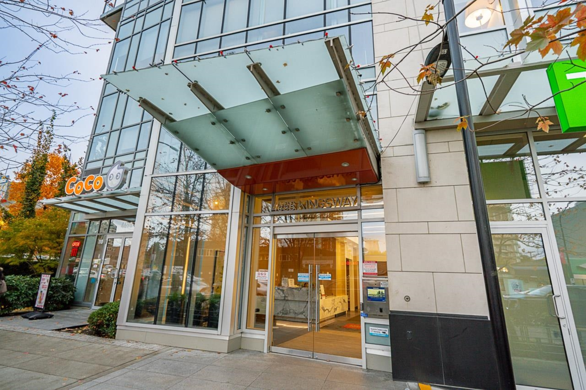 Hot Tub / Spa Photo of 2802 4688 Kingsway, Burnaby, BC