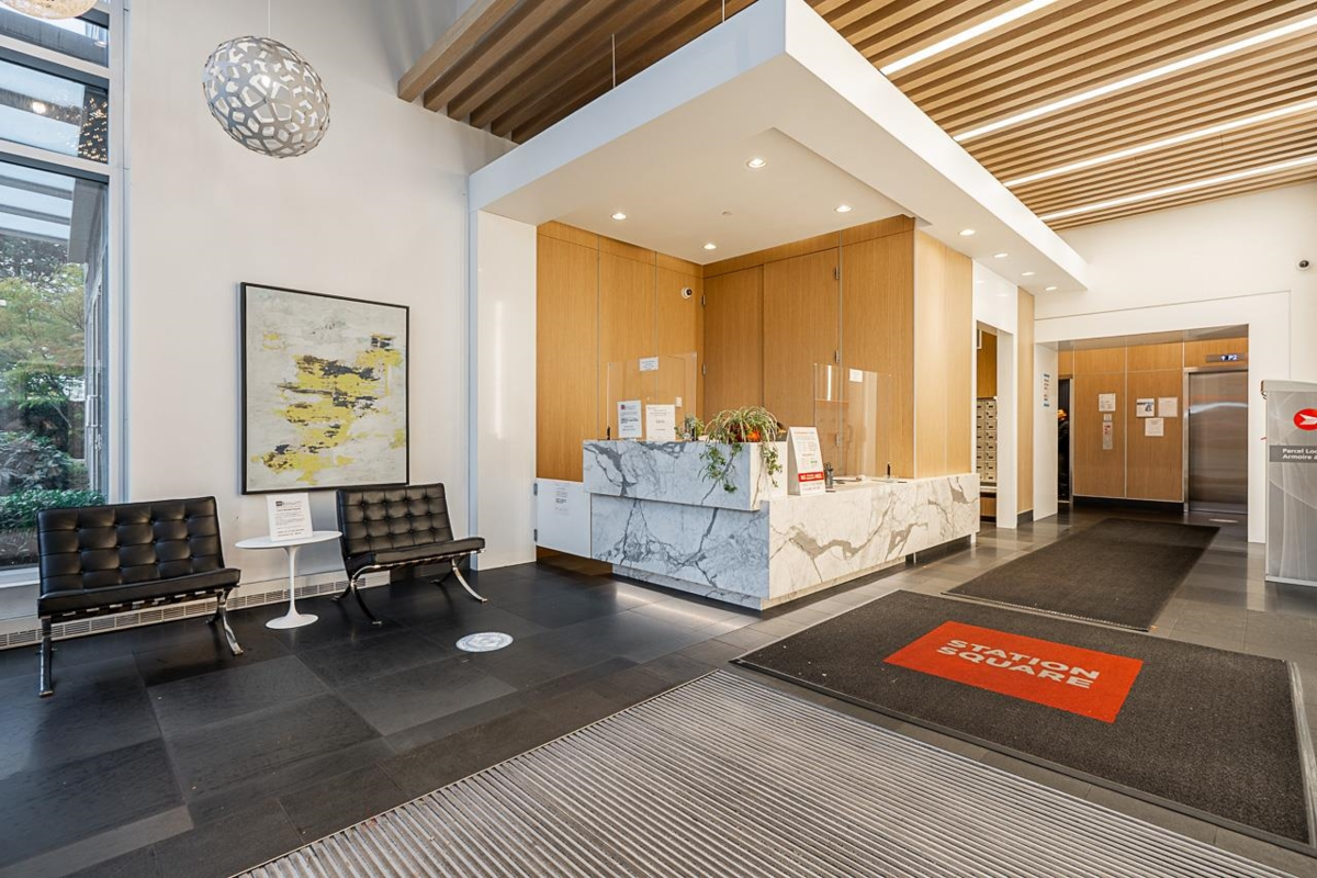 Swimming Pool Photo of 2802 4688 Kingsway, Burnaby, BC