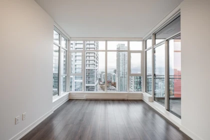 2802 4688 Kingsway, Burnaby, BC, Burnaby — Apartment/Condo for sale
