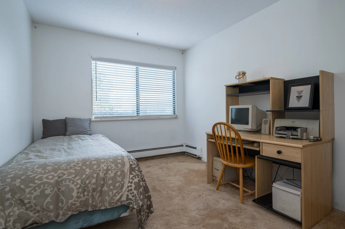 Mudroom Photo of 218 15020 North Bluff Road, White Rock, BC