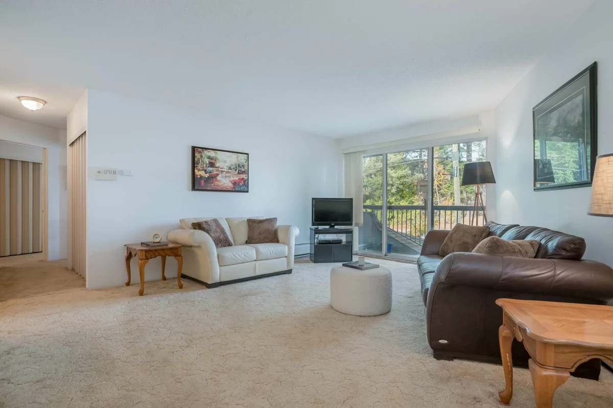 Pantry Photo of 218 15020 North Bluff Road, White Rock, BC