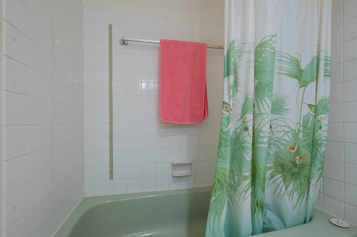 Staircase Photo of 218 15020 North Bluff Road, White Rock, BC