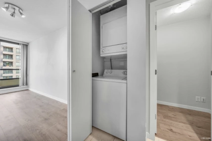 Basement Recreation Room Photo of 1703 977 Mainland Street, Vancouver, BC