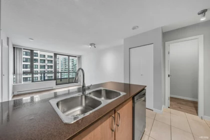 Breakfast Nook Photo of 1703 977 Mainland Street, Vancouver, BC