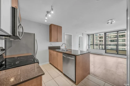 1703 977 Mainland Street, Vancouver, BC