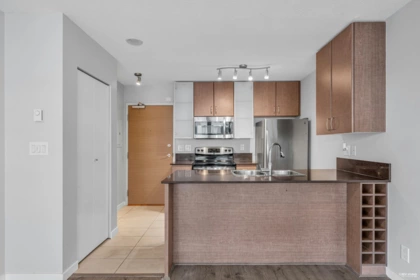 1703 977 Mainland Street, Vancouver, BC