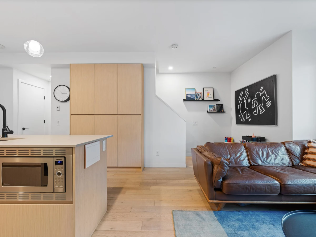 Breakfast Nook Photo of 5 528 E 2nd Street, North Vancouver, BC