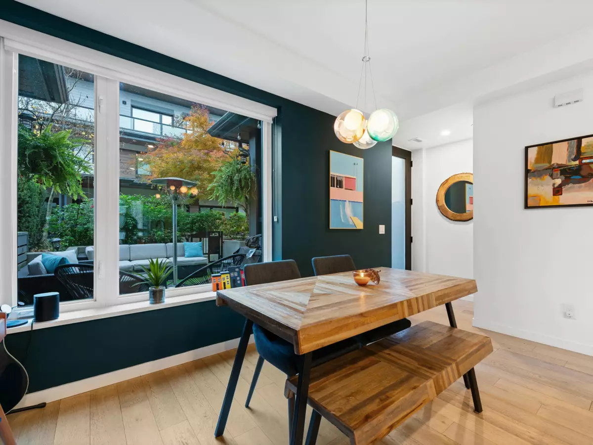 Dining Area Photo of 5 528 E 2nd Street, North Vancouver, BC